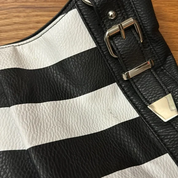 APT 9 Brady Pleated Shopper Shoulder Bag - Picture 6 of 6